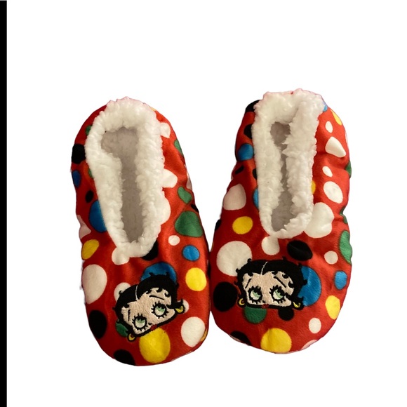NWOT Betty Boop Slippers! Size medium. - Picture 1 of 4